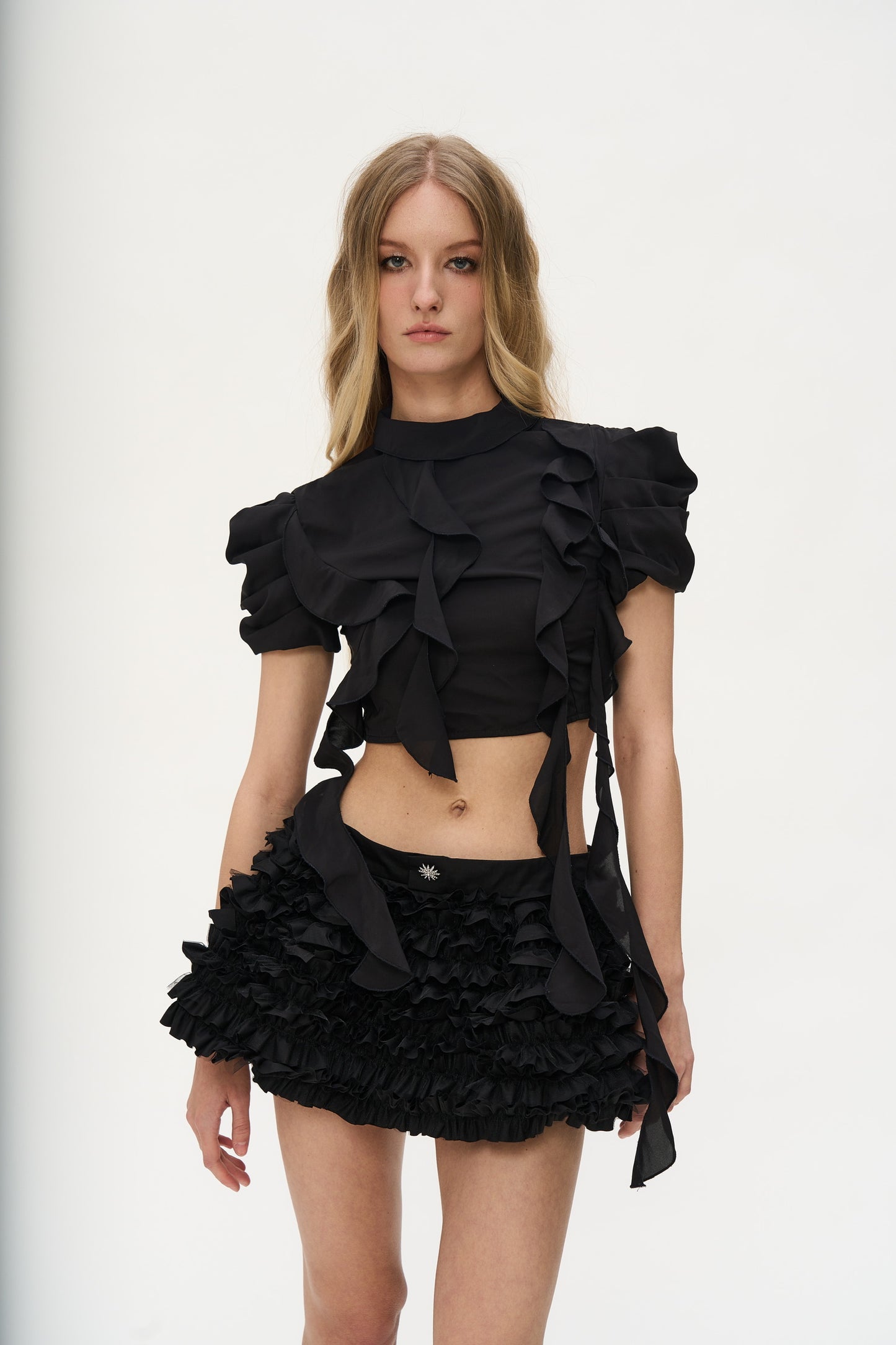 Swing Pleated Puffy Short in Black