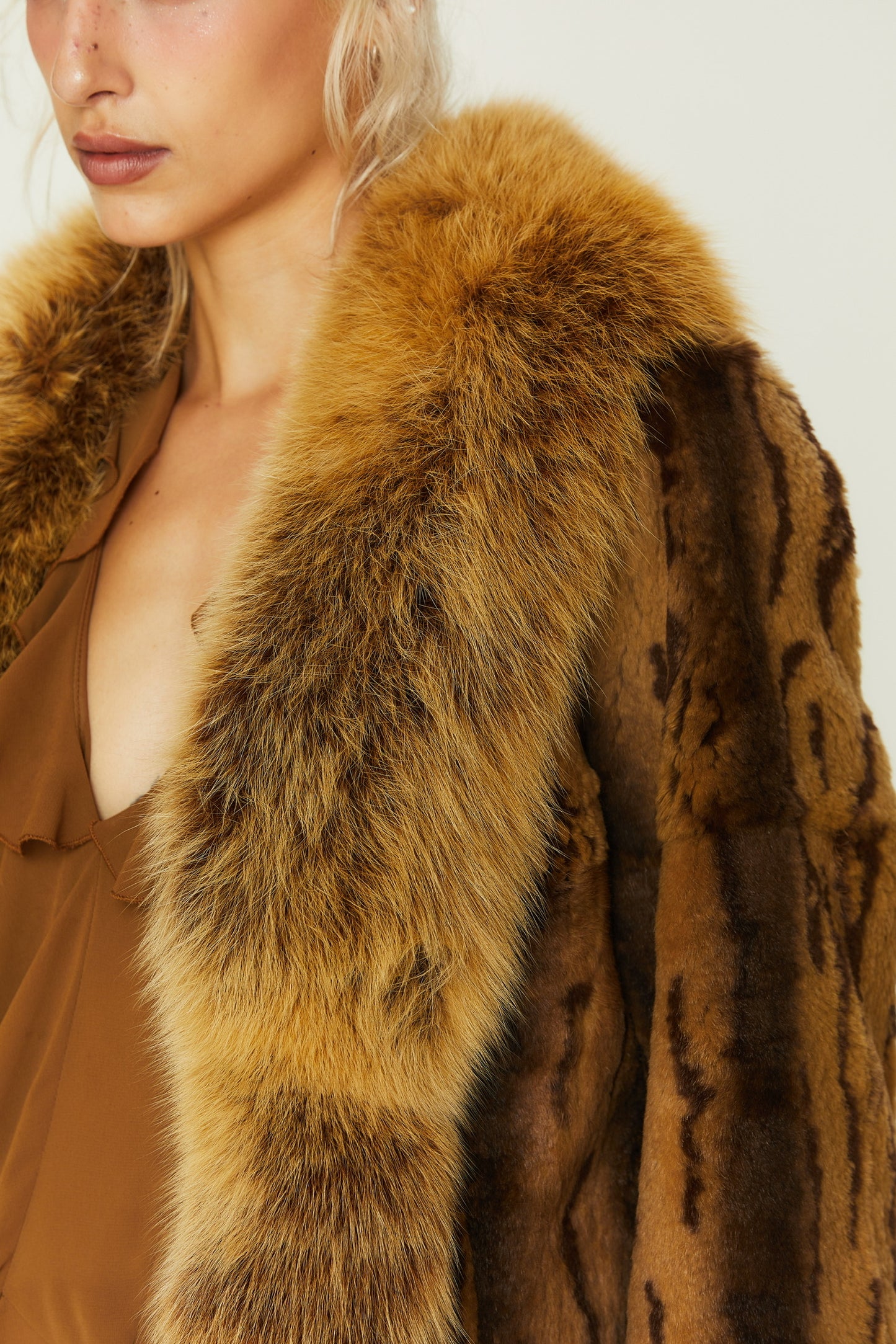 Regina Dyed Rabbit & Fox Fur Collar Slim Coat in Brown