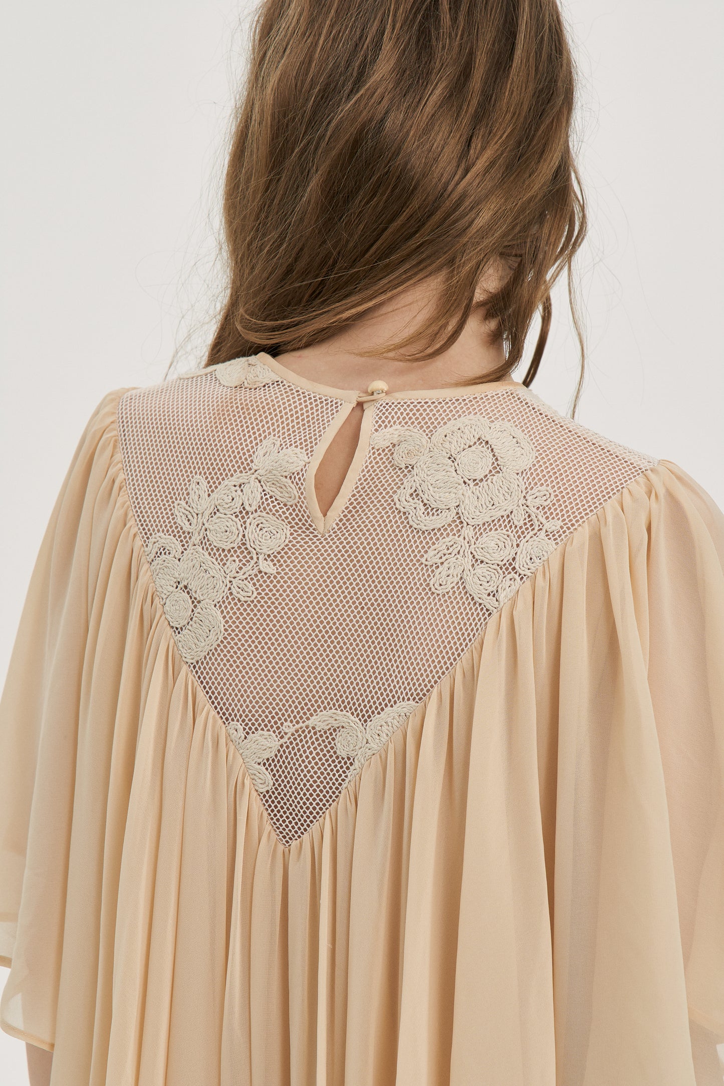Echo Cloud Lace Cape Top