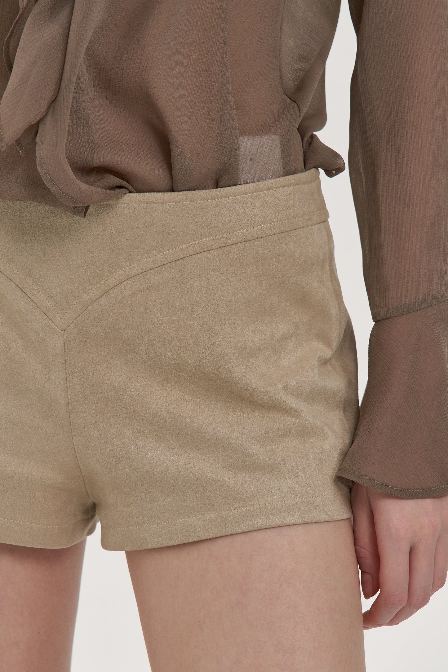 Y-Stitch Camel Shorts