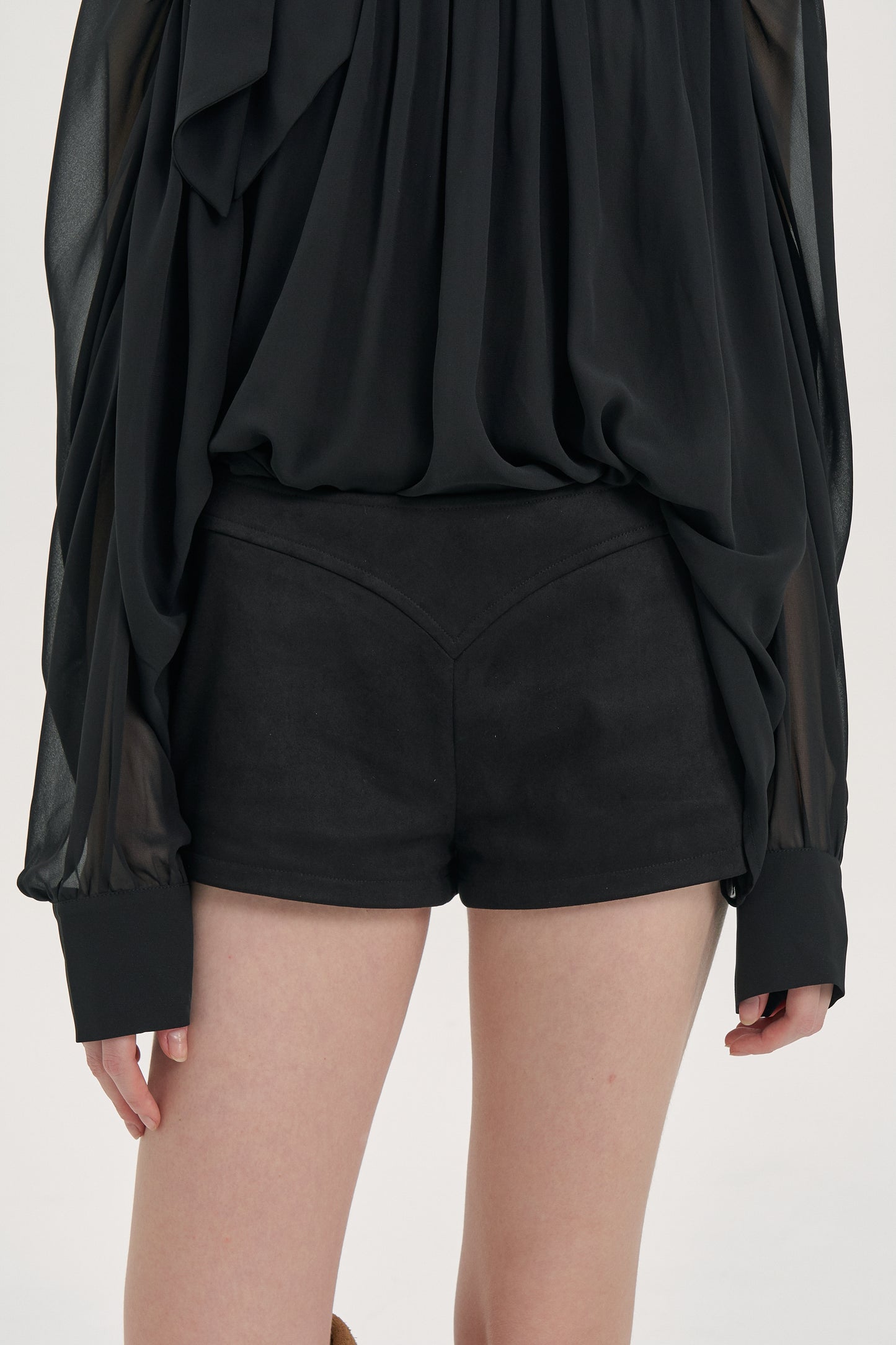 Y-Stitch Camel Shorts