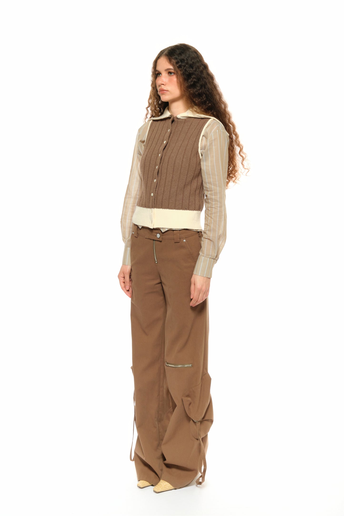 Mavis Low-Waist Cargo Pants in Brown