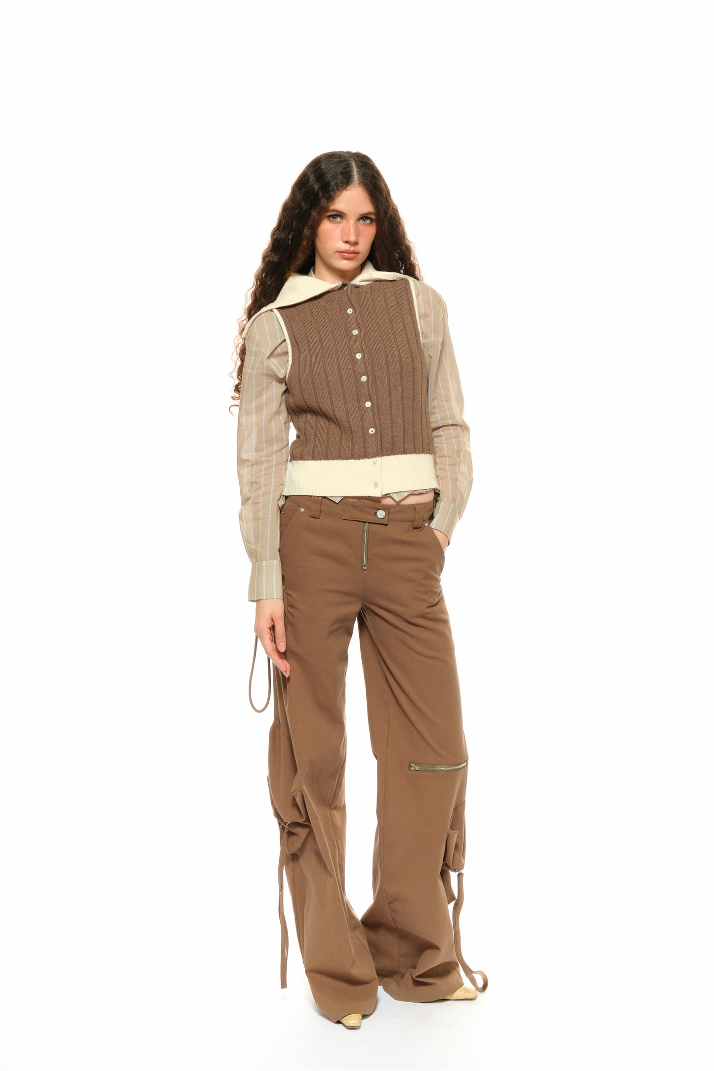 Mavis Low-Waist Cargo Pants in Brown