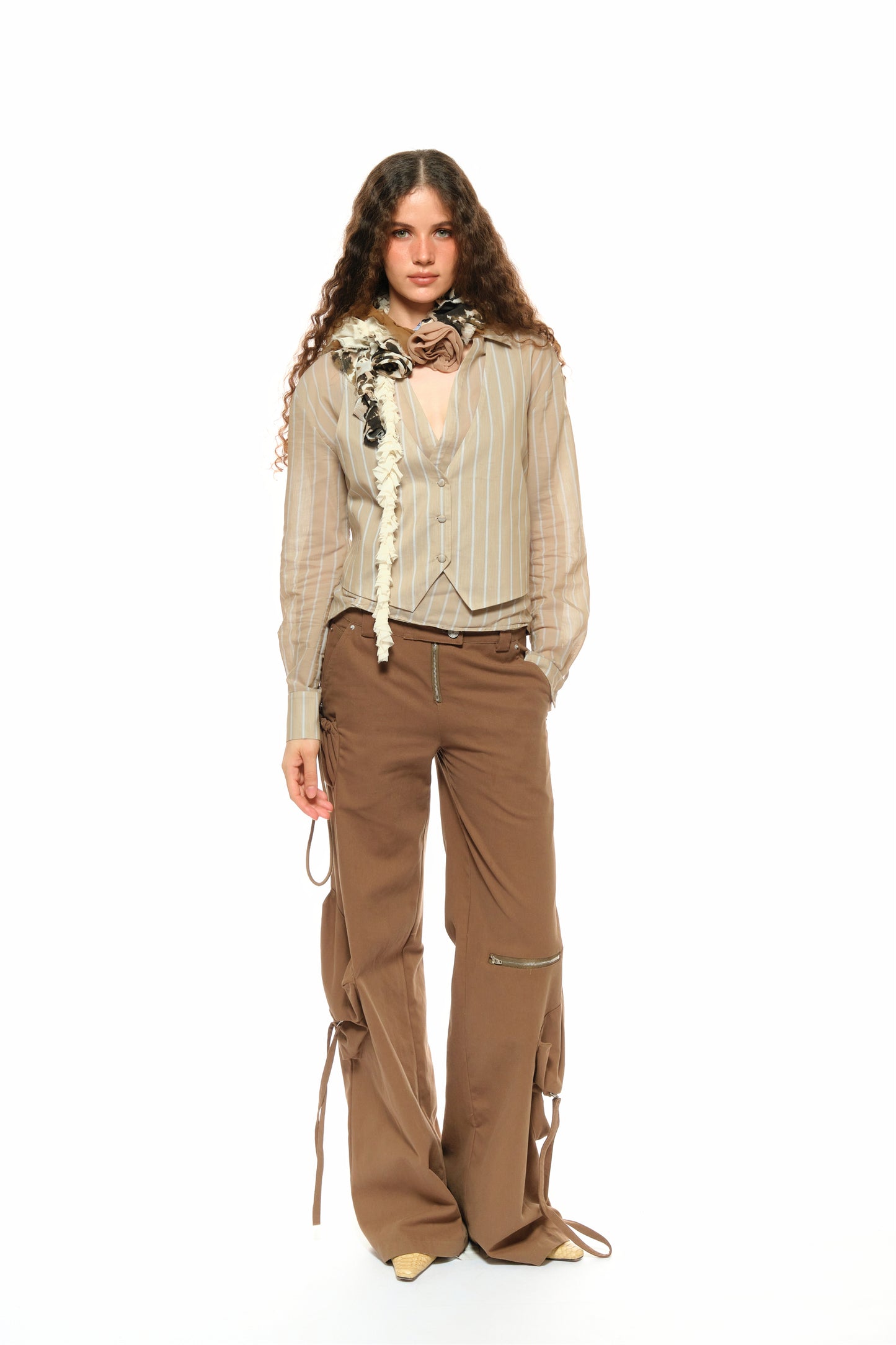 Mavis Low-Waist Cargo Pants in Brown