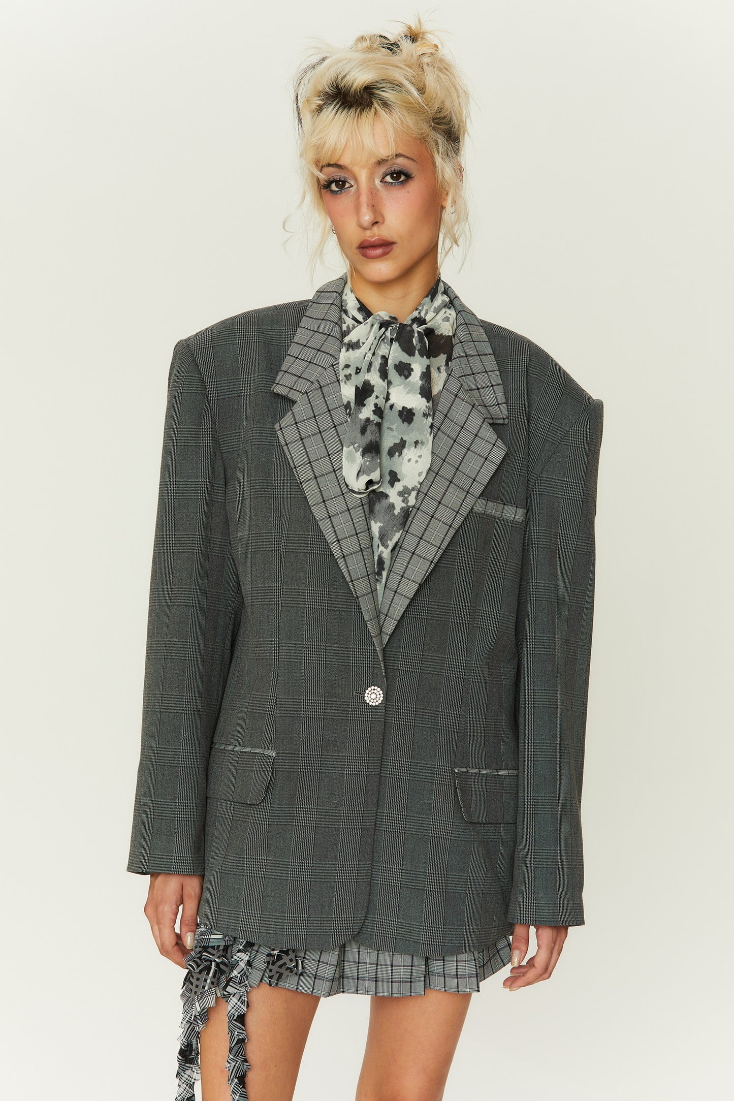Marta Plaid Basic Suit in Gray