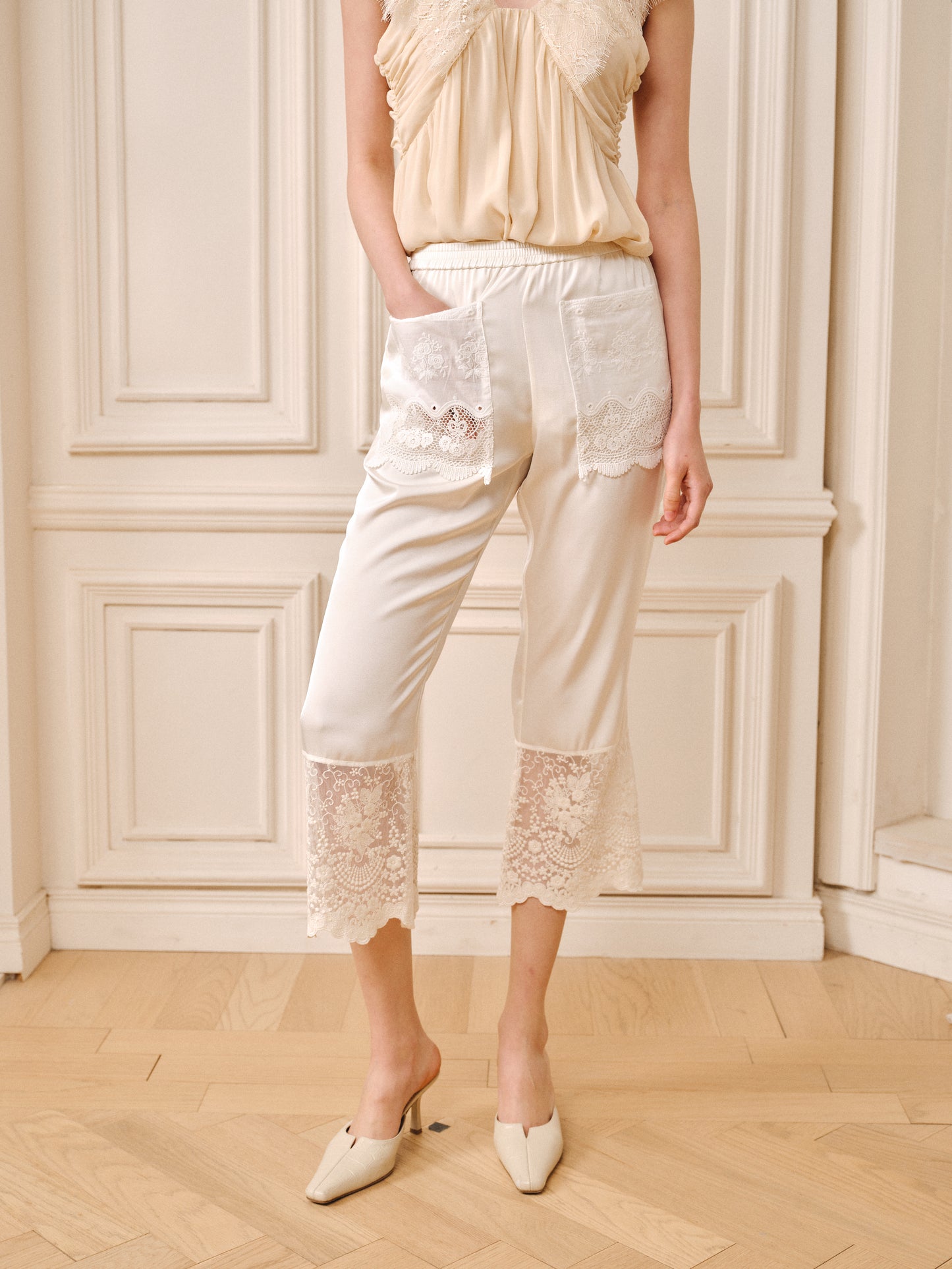 Aeri Flow Lace Pants