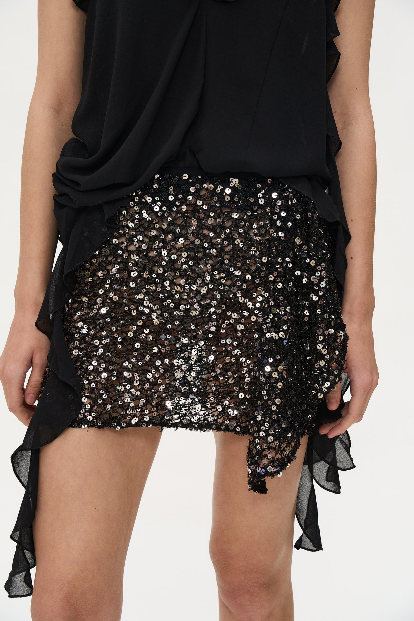 Malvo Sequined Mini Skirt in Black