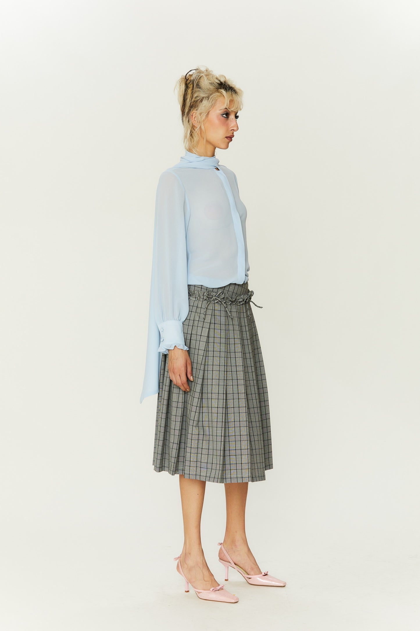 Isha Bow Trimmed Pleated Skirt in Gray