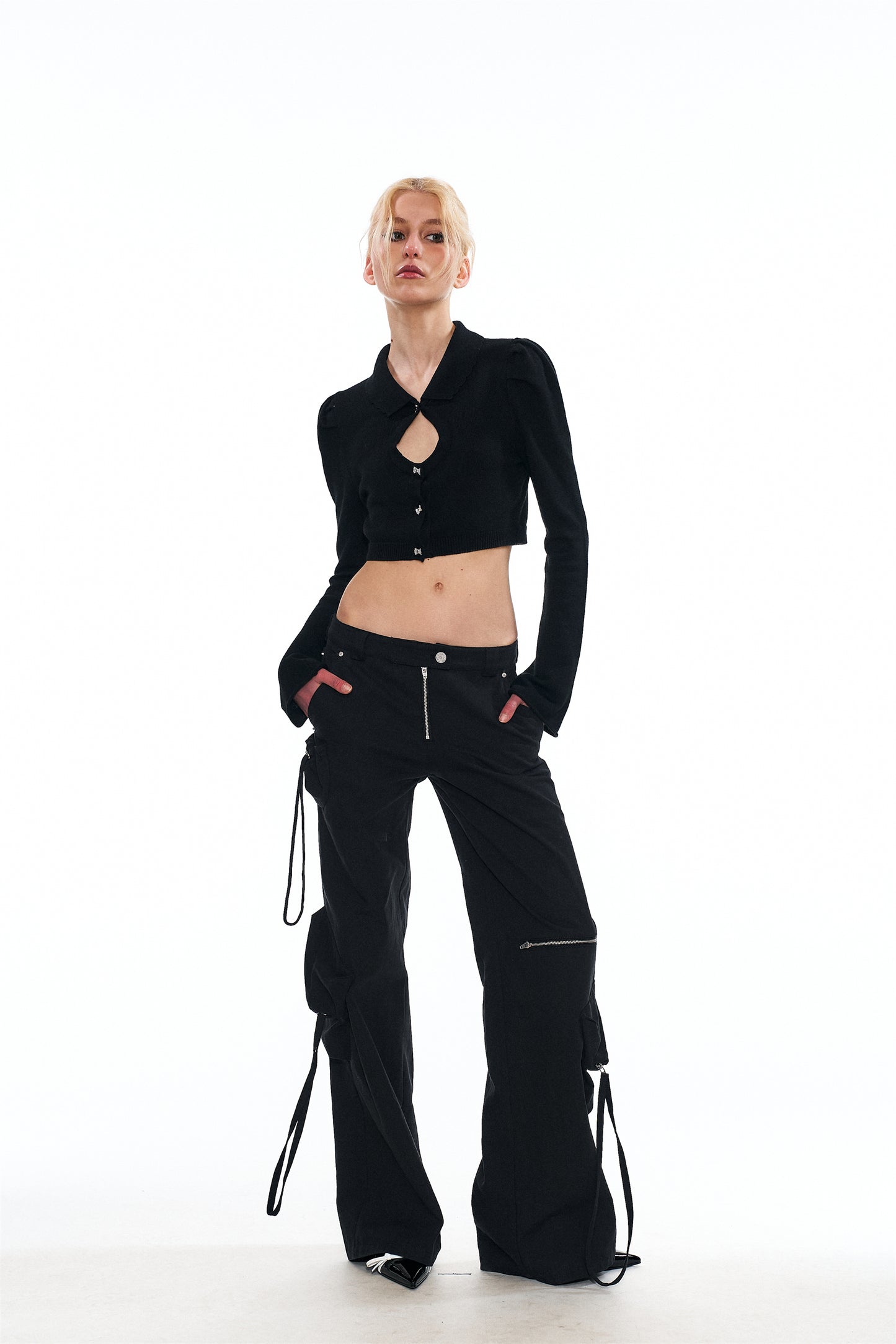 Mavis Low-Waist Cargo Pants in Black