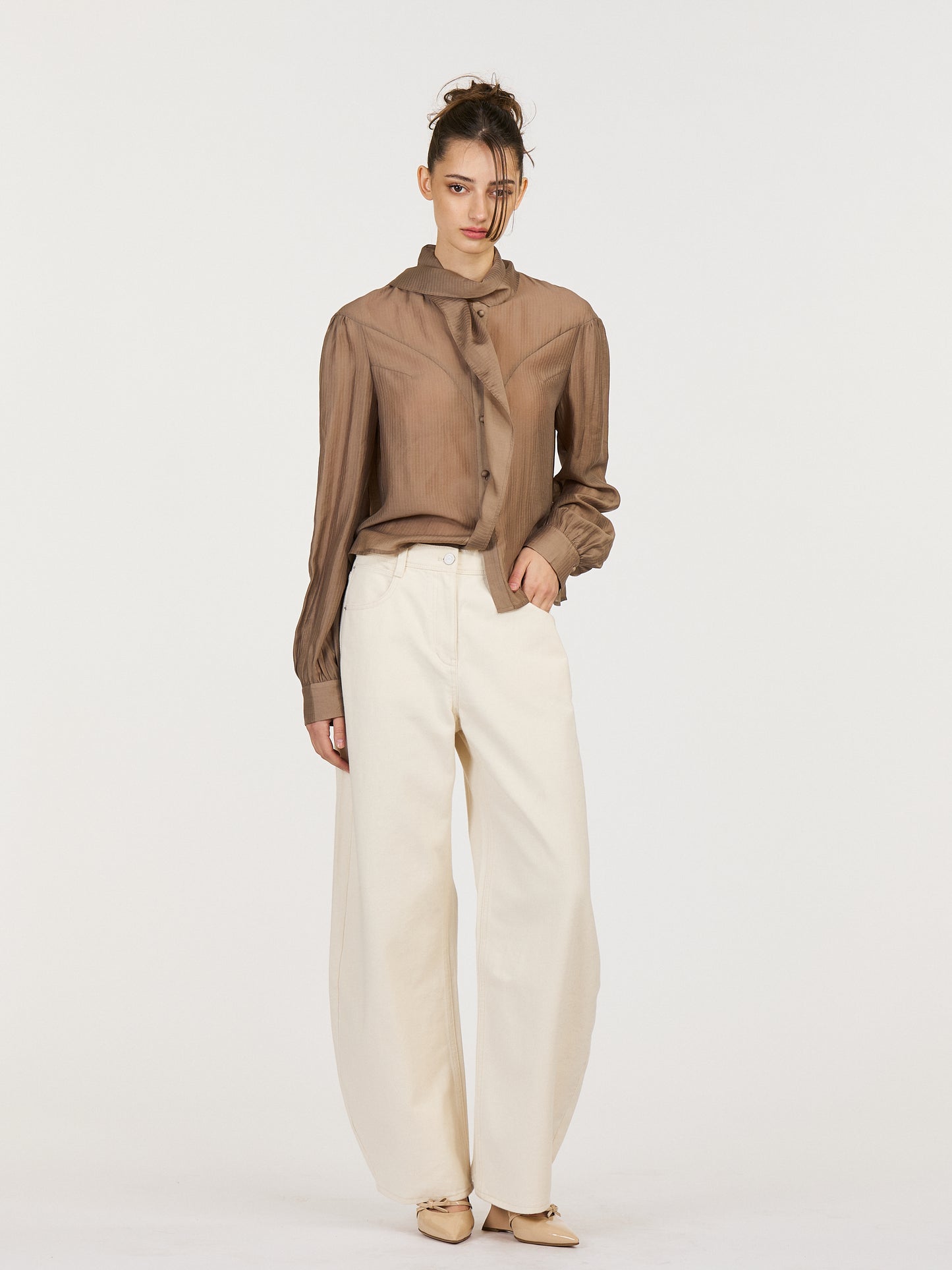 Lot  High-Waisted Trousers