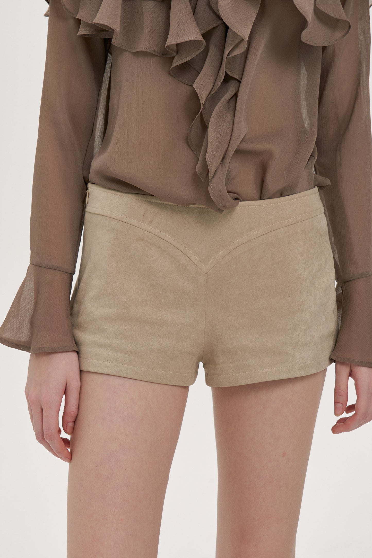 Y-Stitch Camel Shorts