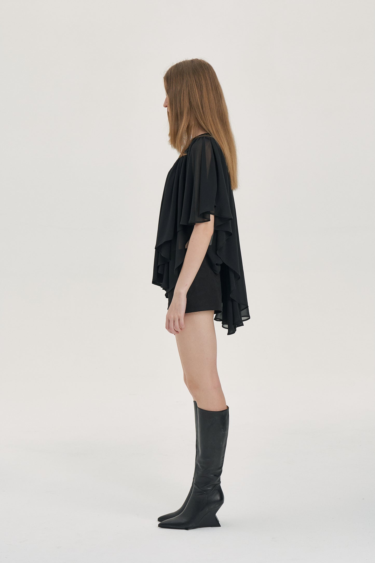 Echo Cloud Lace Cape Top