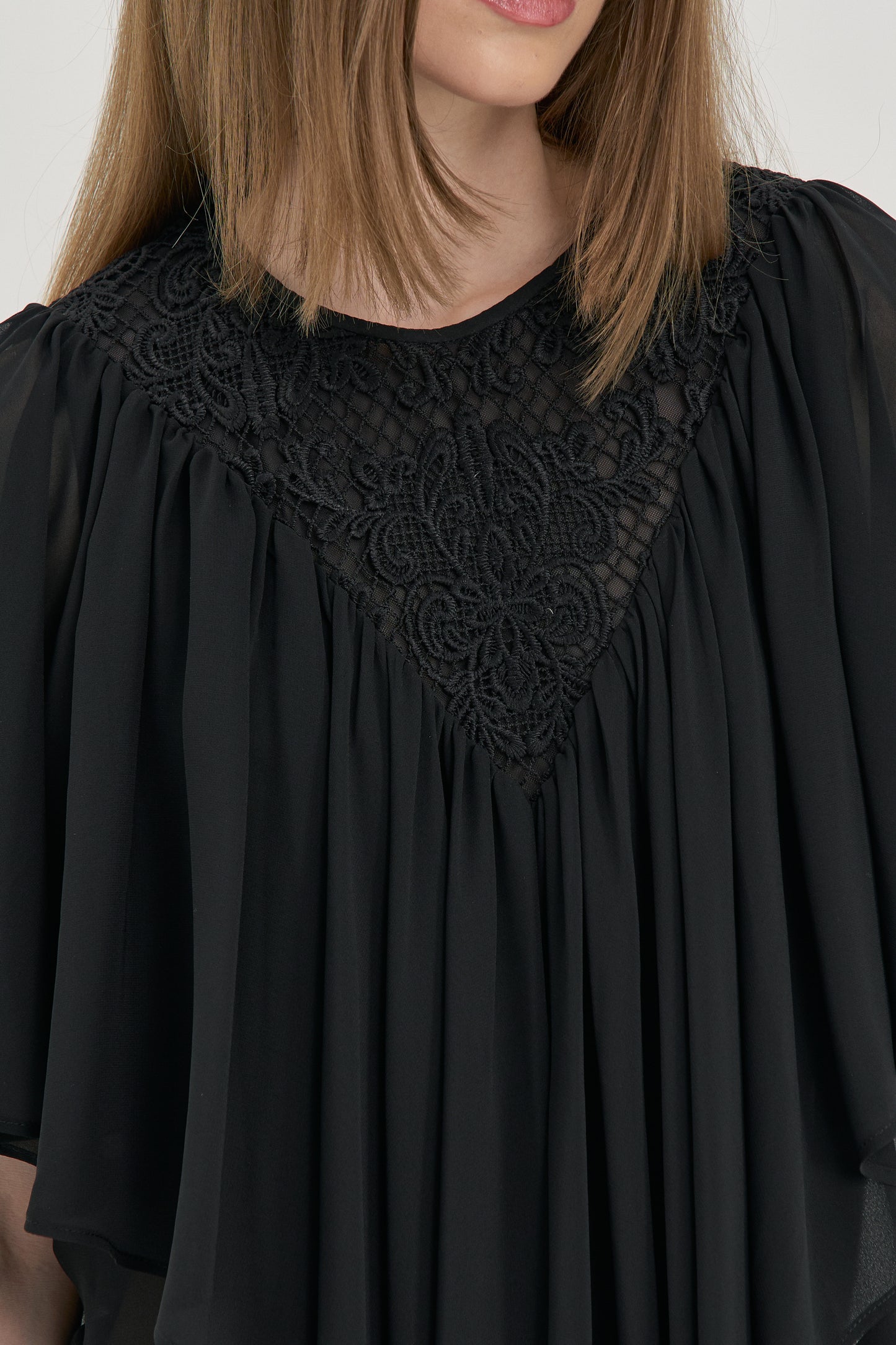 Echo Cloud Lace Cape Top