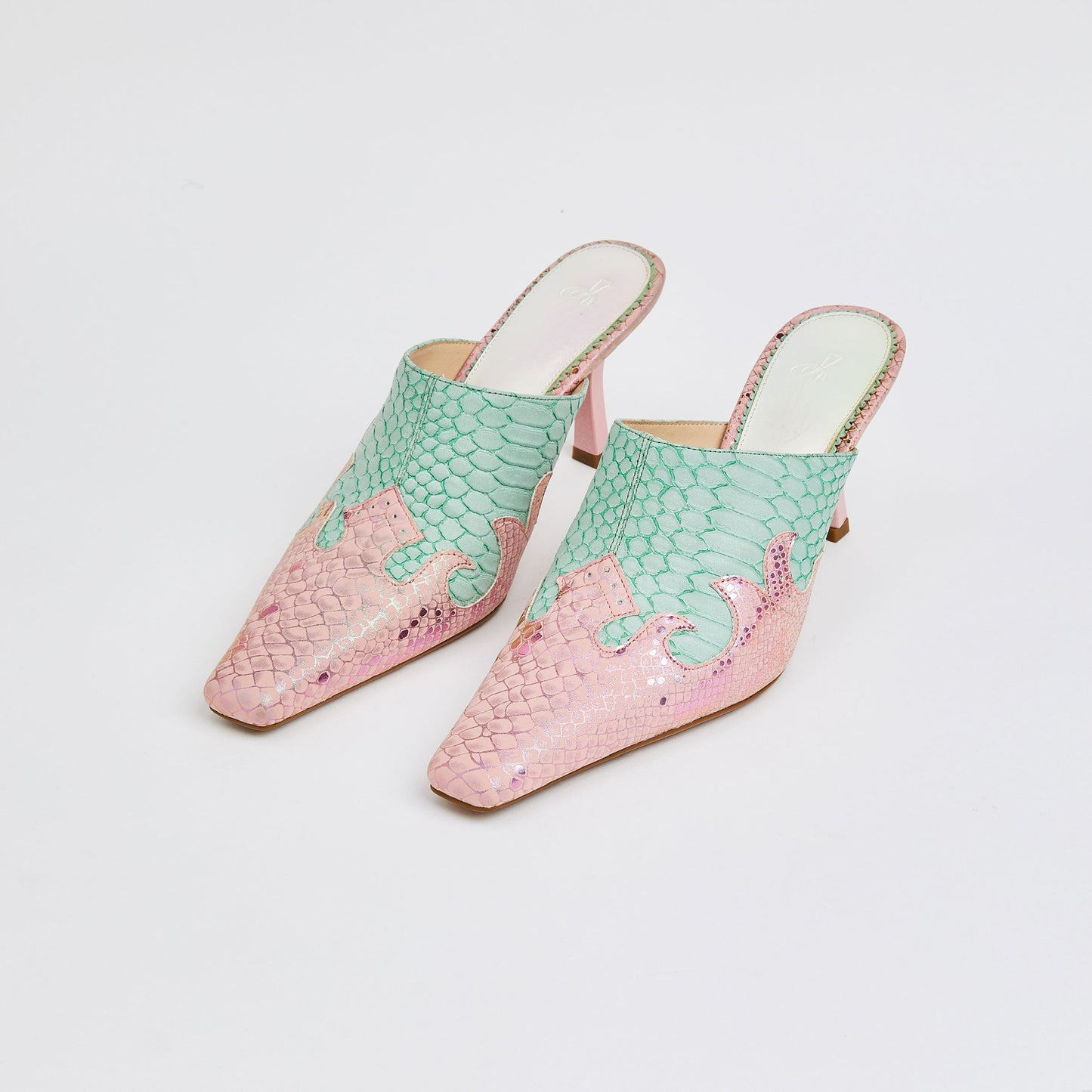 Sirine Patent-leather Mules in Pink
